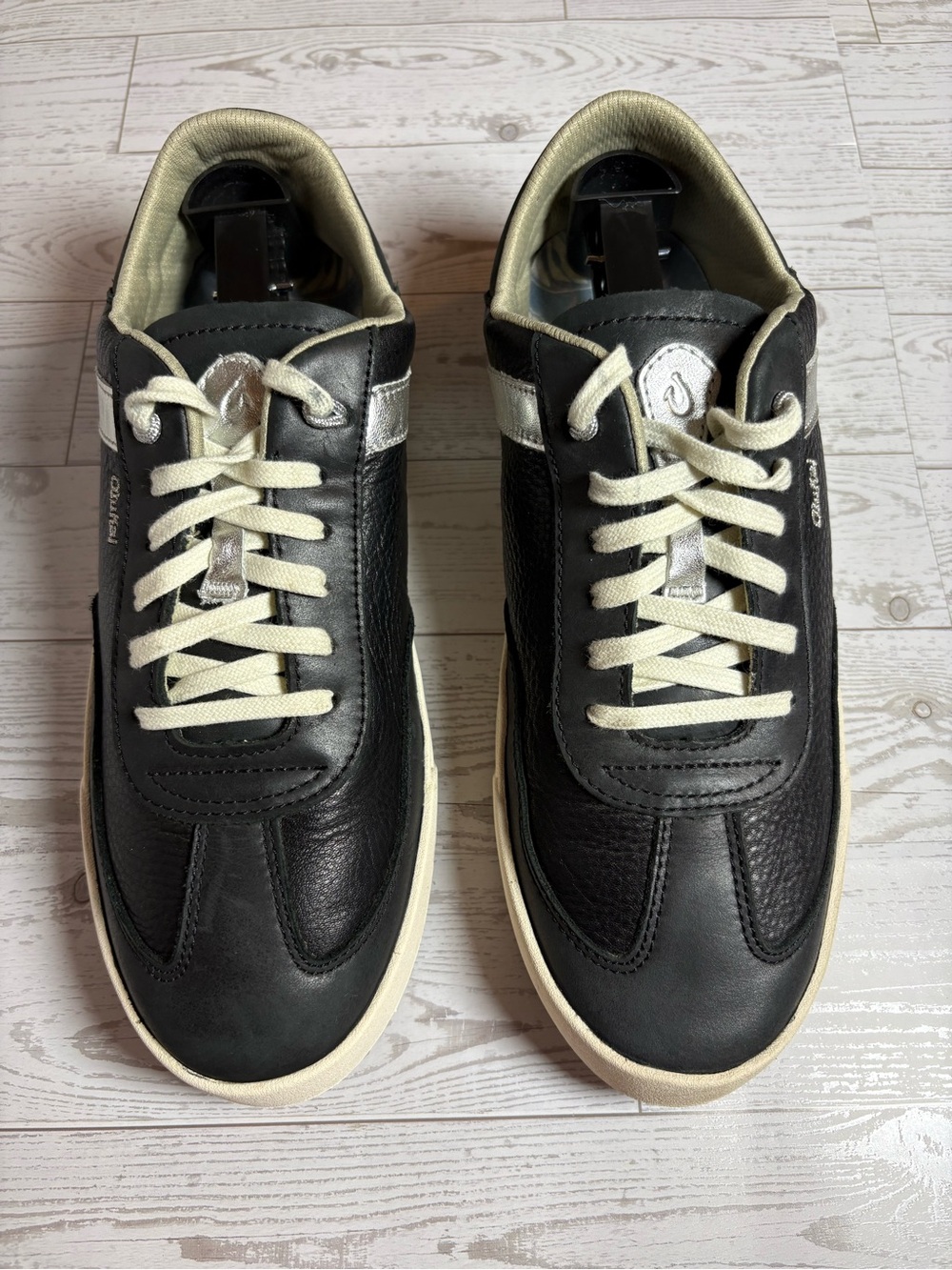 Olukai Haupu Women’s Black Leather Casual Sneakers with Cream Accents size 9